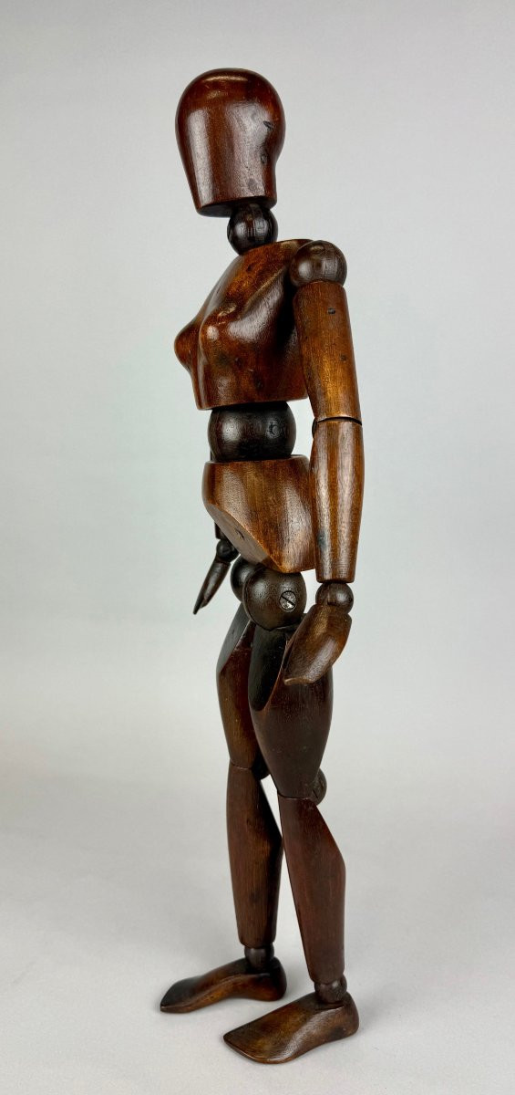 Female Articulated Wooden Artist Mannequin-photo-2