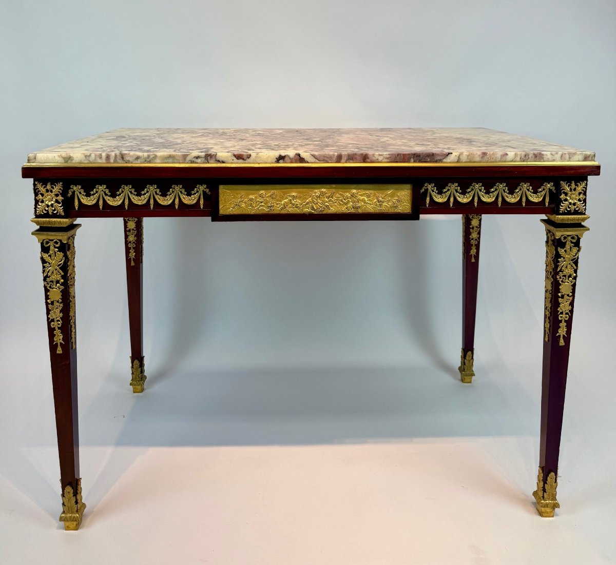 Table à écrire de style Louis XVI en acajou et bronze doré-photo-1