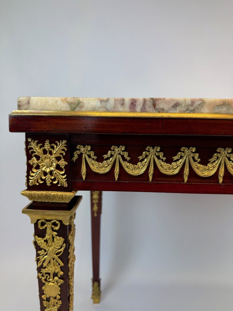 Table à écrire de style Louis XVI en acajou et bronze doré-photo-5