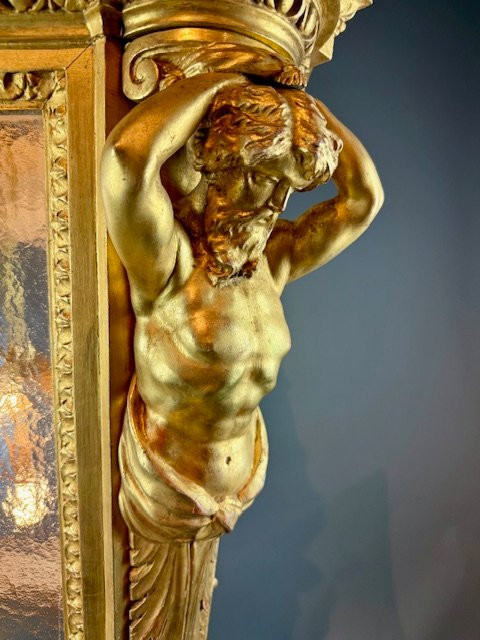 Une grande lanterne monumentale en bois doré. – Italie, fin du XIXe siècle. H170 cm!-photo-1