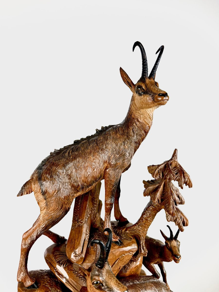Group Of Chamois Carved In Walnut, Black Forest – Late 19th Century-photo-3