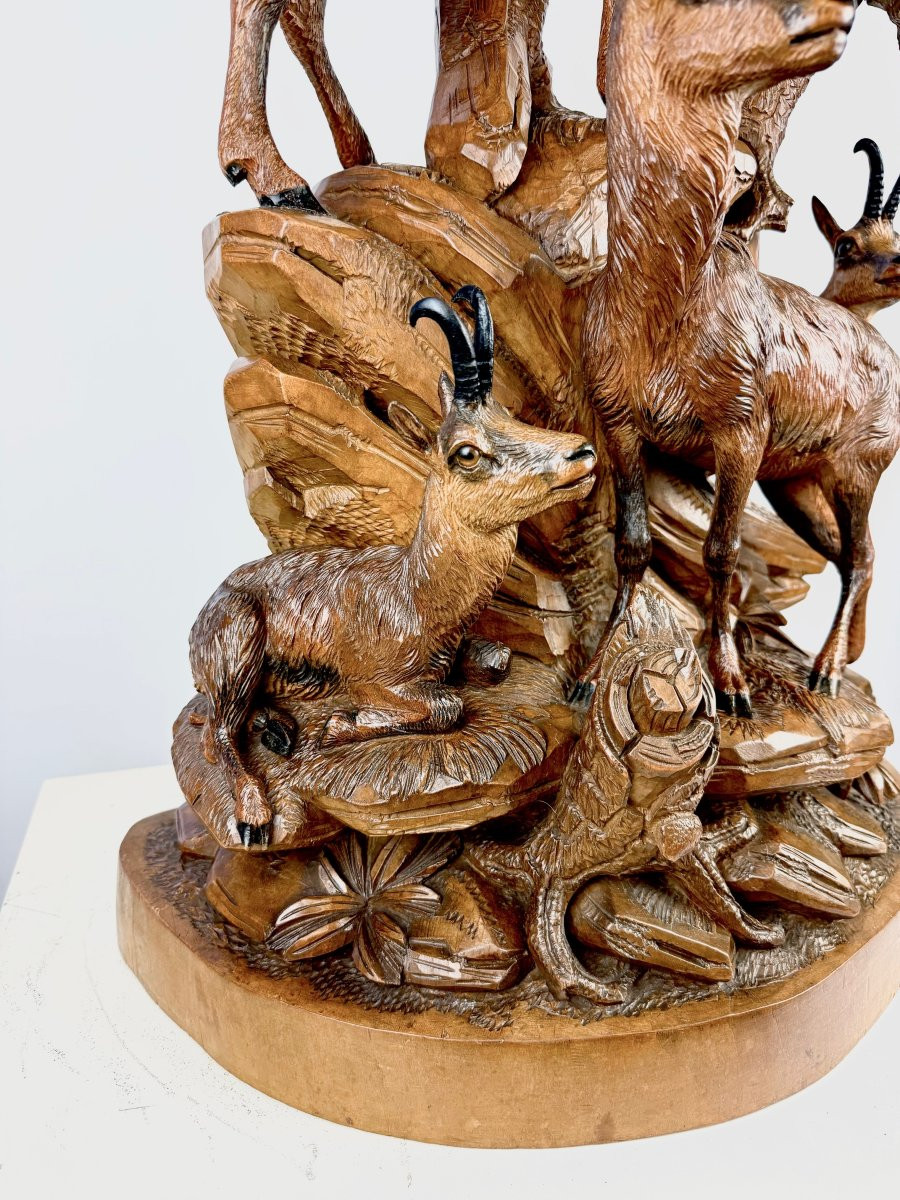 Group Of Chamois Carved In Walnut, Black Forest – Late 19th Century-photo-4