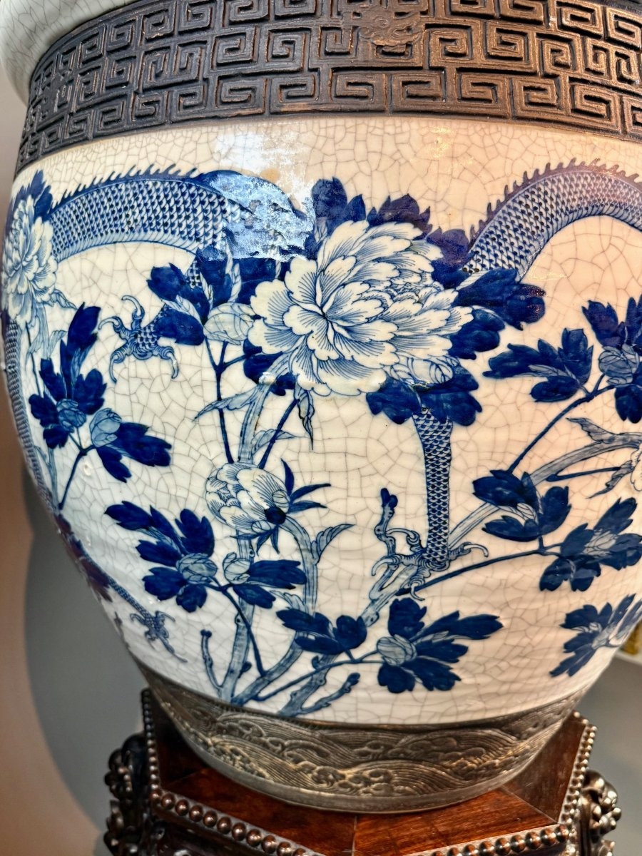 Important Pair Of Nanking Cachepots With Their Carved Wooden Stands – China, Circa 1880-photo-3