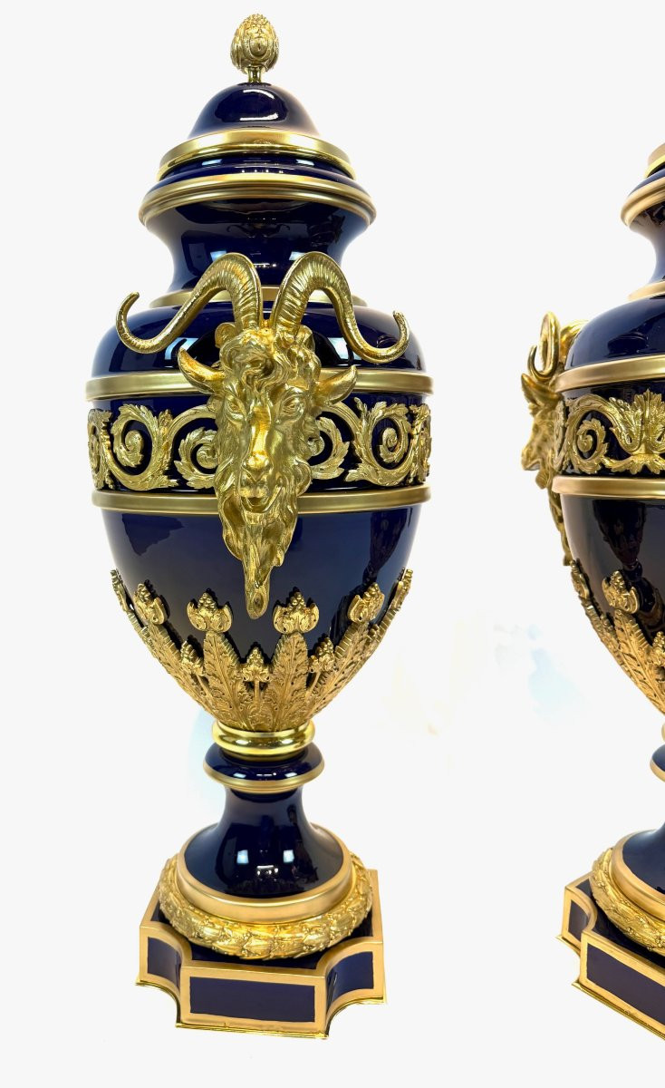 Magnificent Pair Of Late 19thc. Monumental Porcelain Urns With Ormolu Mounts-photo-4