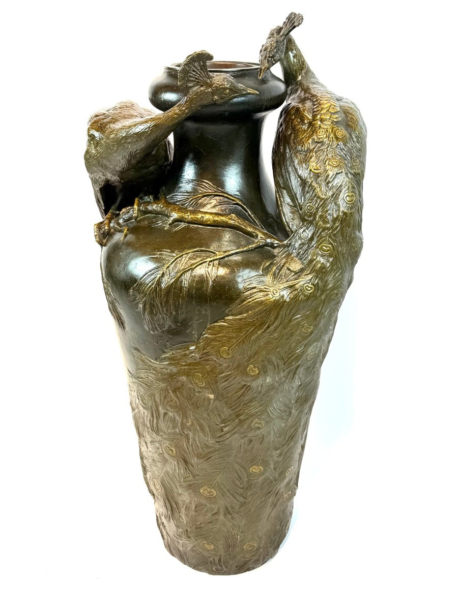 un grand monumental vase Art nouveau en bronze,-deux paons -photo-3
