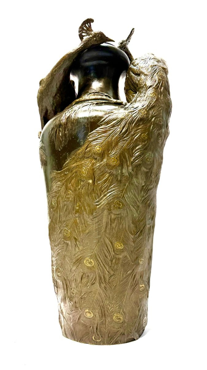 un grand monumental vase Art nouveau en bronze,-deux paons -photo-4