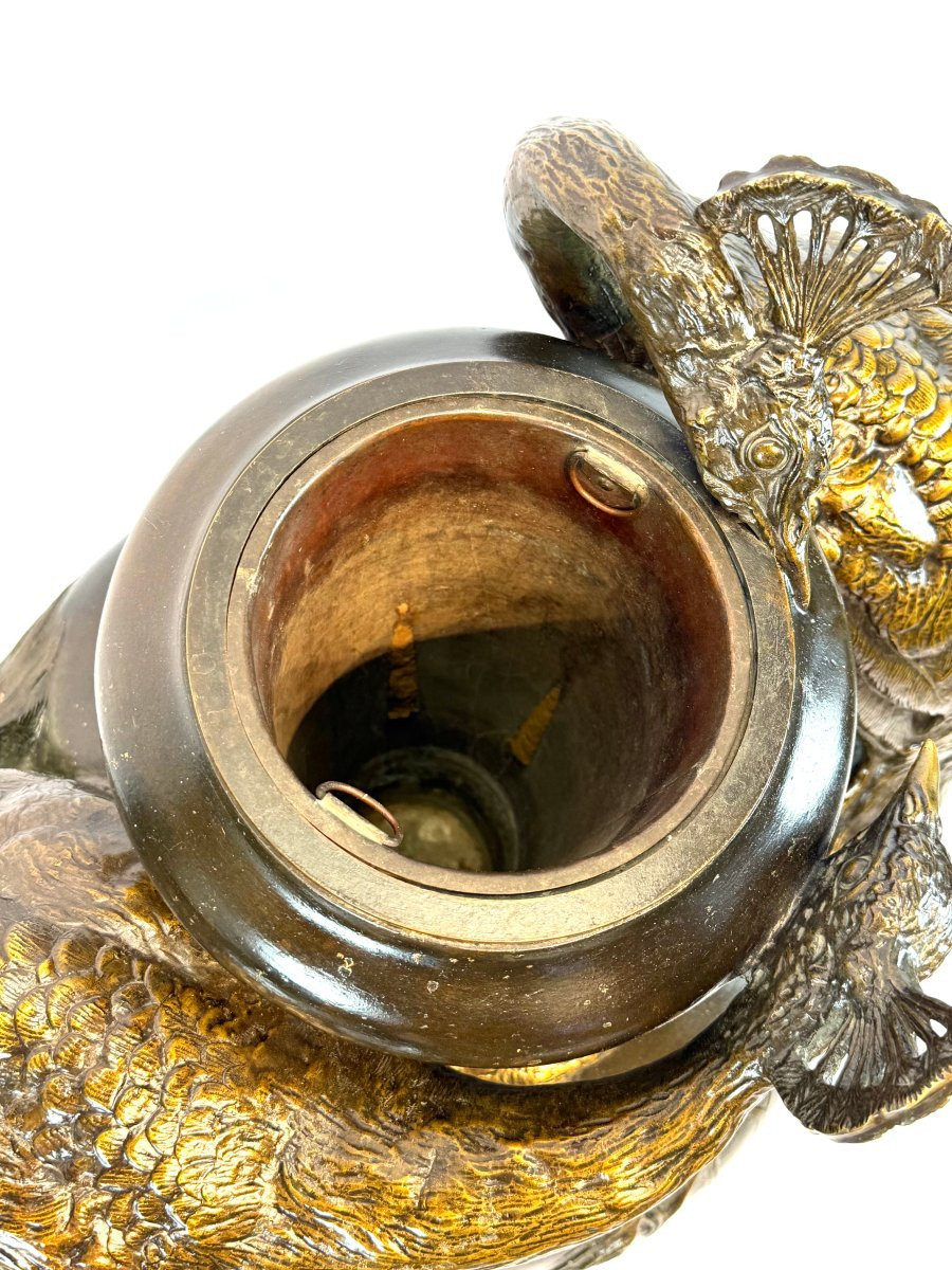 un grand monumental vase Art nouveau en bronze,-deux paons -photo-6