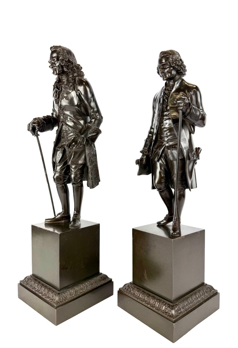 Paire De Sculptures En Bronze Représentant Voltaire Et Rousseau, époque Restauration.-photo-1