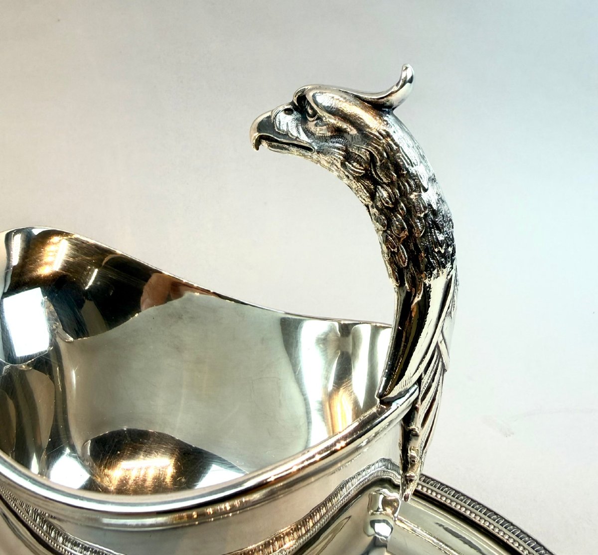 Christofle -Paire de saucières élégantes en métal argenté, -photo-2
