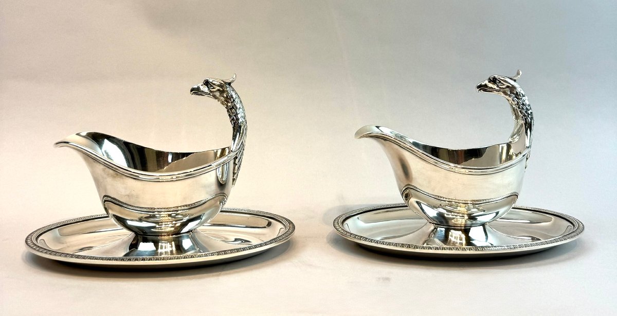 Christofle -Paire de saucières élégantes en métal argenté, 