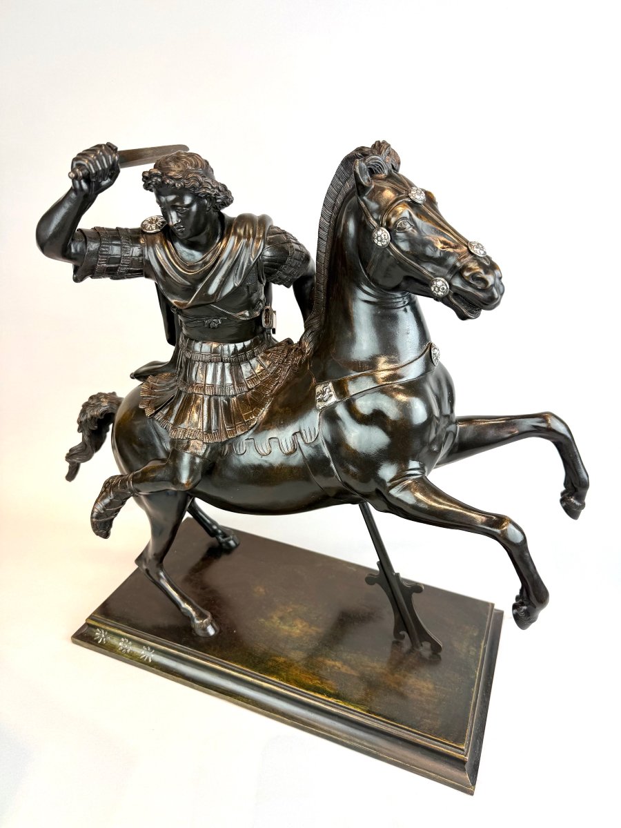 Une  sculpture équestre en bronze représentant Alexandre le Grand-photo-4