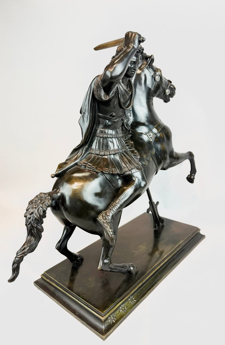 Une  sculpture équestre en bronze représentant Alexandre le Grand-photo-5