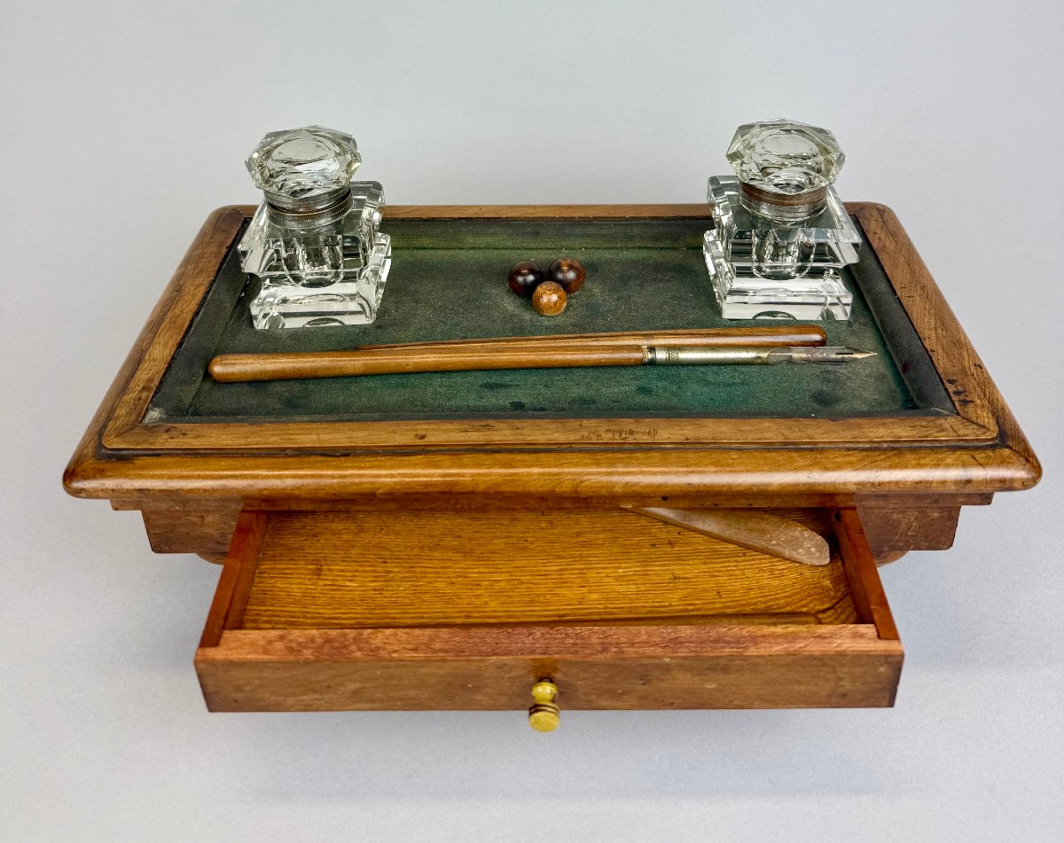 Encrier anglais en noyer sur le thème du billard, vers 1900-photo-3