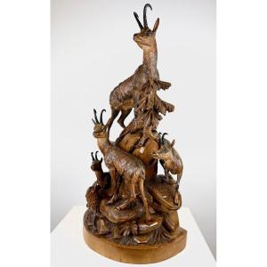 Group Of Chamois Carved In Walnut, Black Forest – Late 19th Century