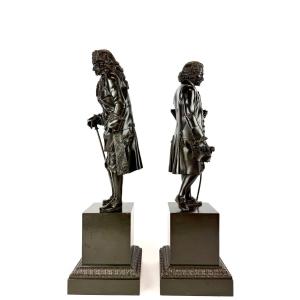 Paire De Sculptures En Bronze Représentant Voltaire Et Rousseau, époque Restauration.