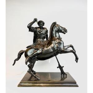Une sculpture équestre en bronze représentant Alexandre le Grand