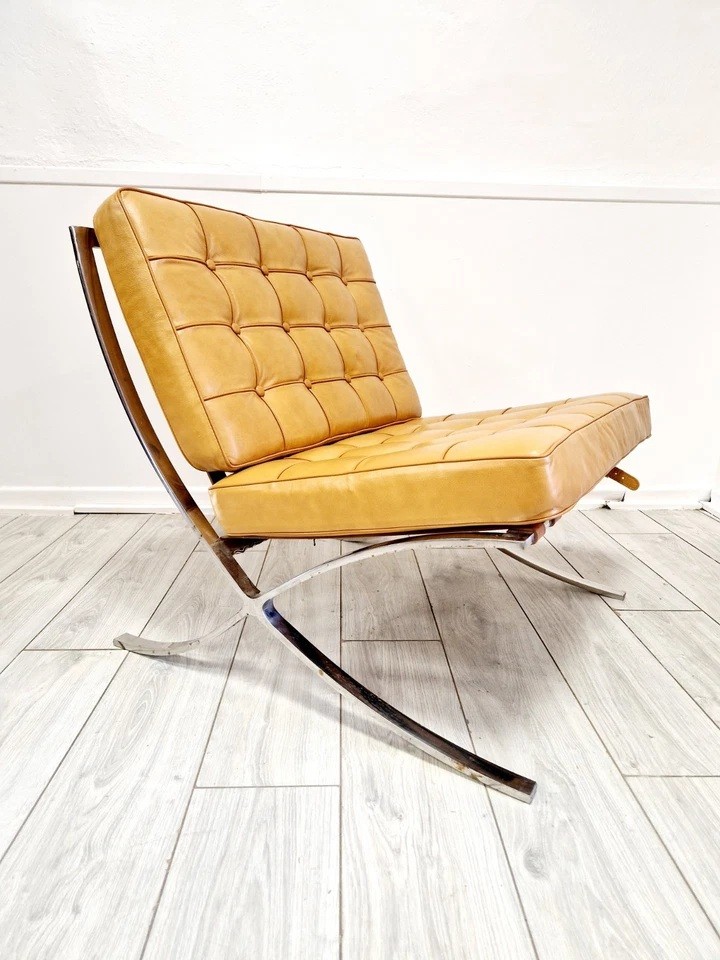 Mid-century Barcelona-style Chaise Longue