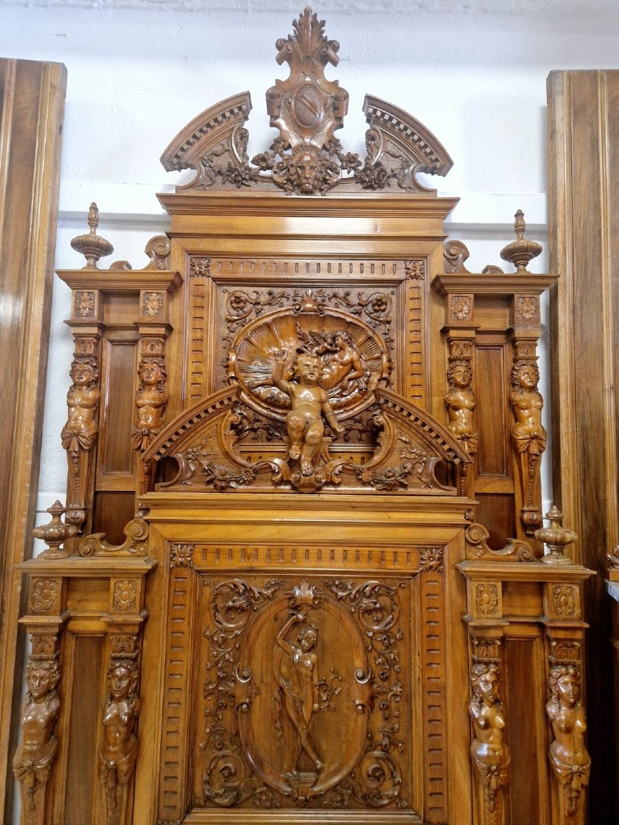 Antique Italian Renaissance Bed In Heavily Carved Walnut-photo-2