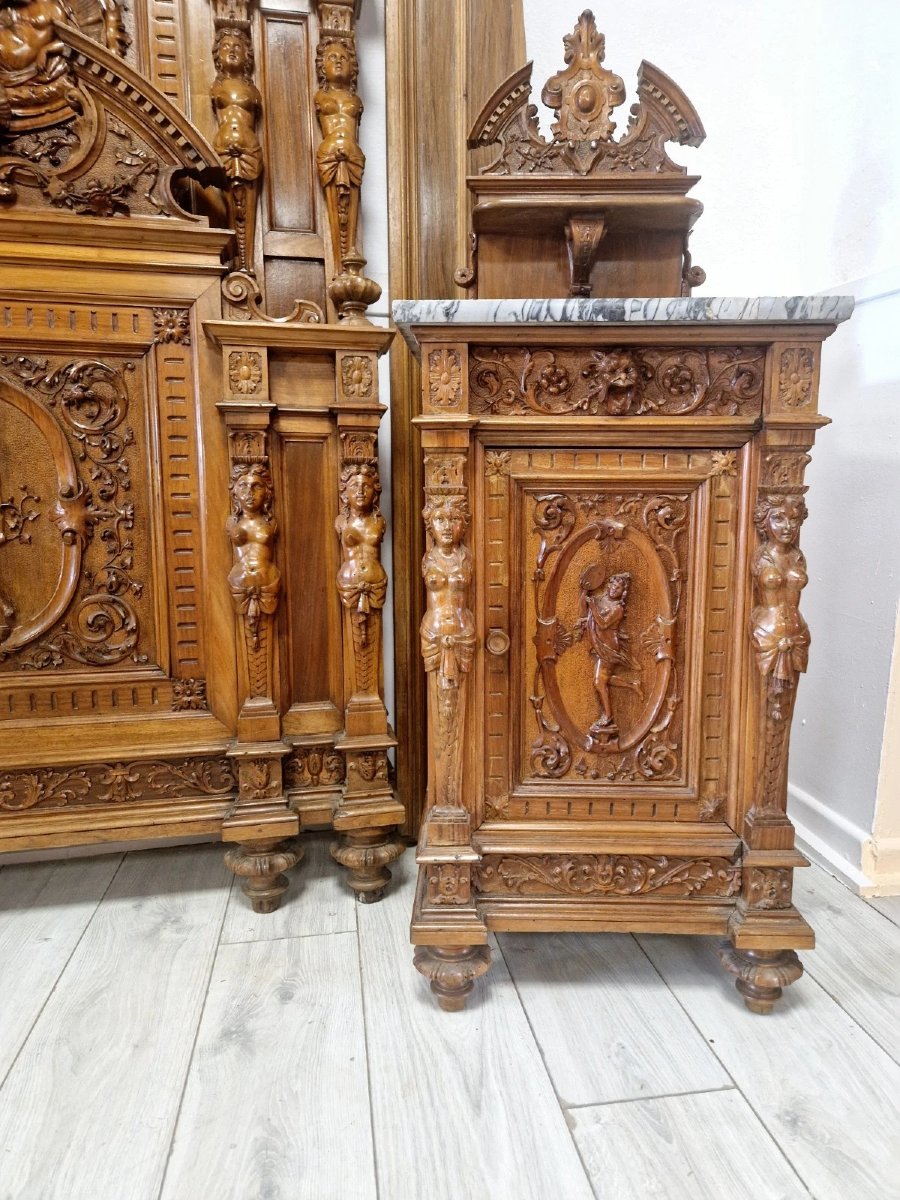 Antique Italian Renaissance Bed In Heavily Carved Walnut-photo-3