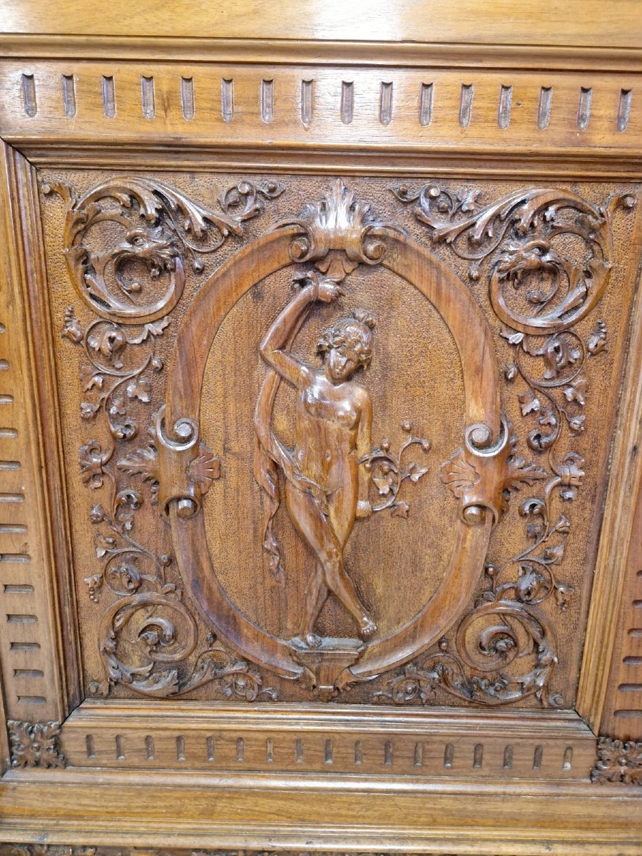 Antique Italian Renaissance Bed In Heavily Carved Walnut-photo-4
