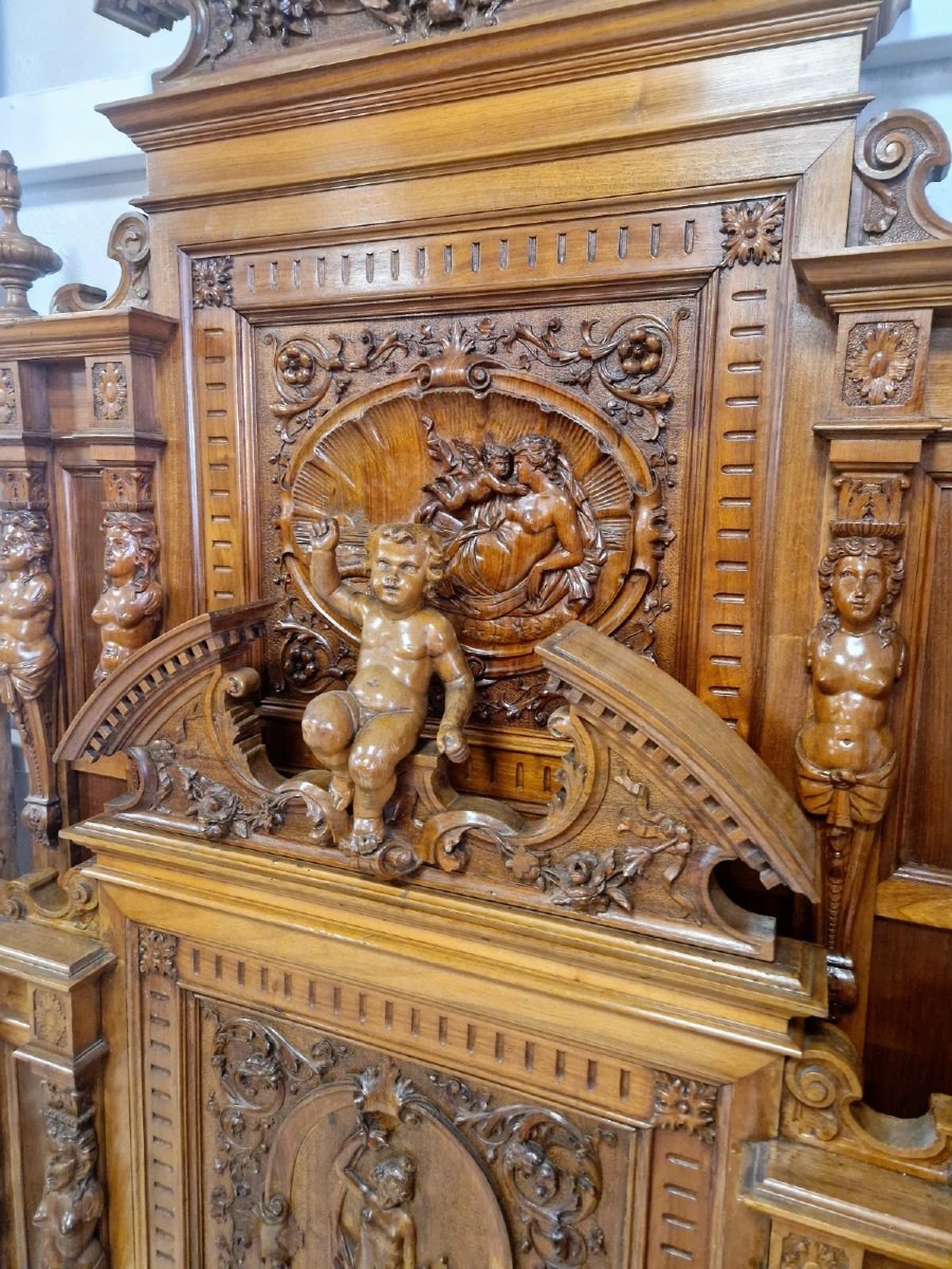 Antique Italian Renaissance Bed In Heavily Carved Walnut-photo-1