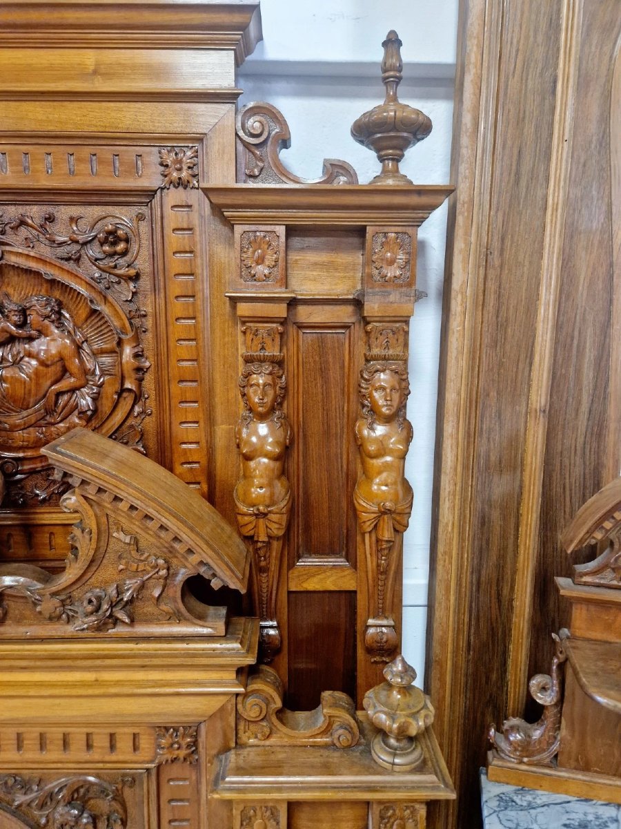 Antique Italian Renaissance Bed In Heavily Carved Walnut-photo-2