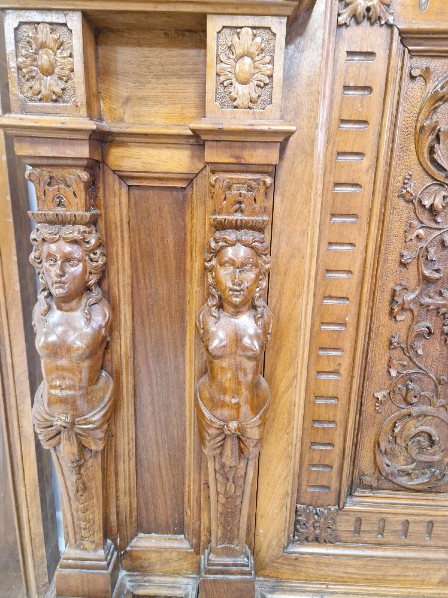 Antique Italian Renaissance Bed In Heavily Carved Walnut-photo-5
