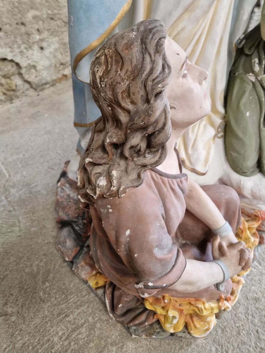 Statue religieuse antique grandeur nature-photo-1