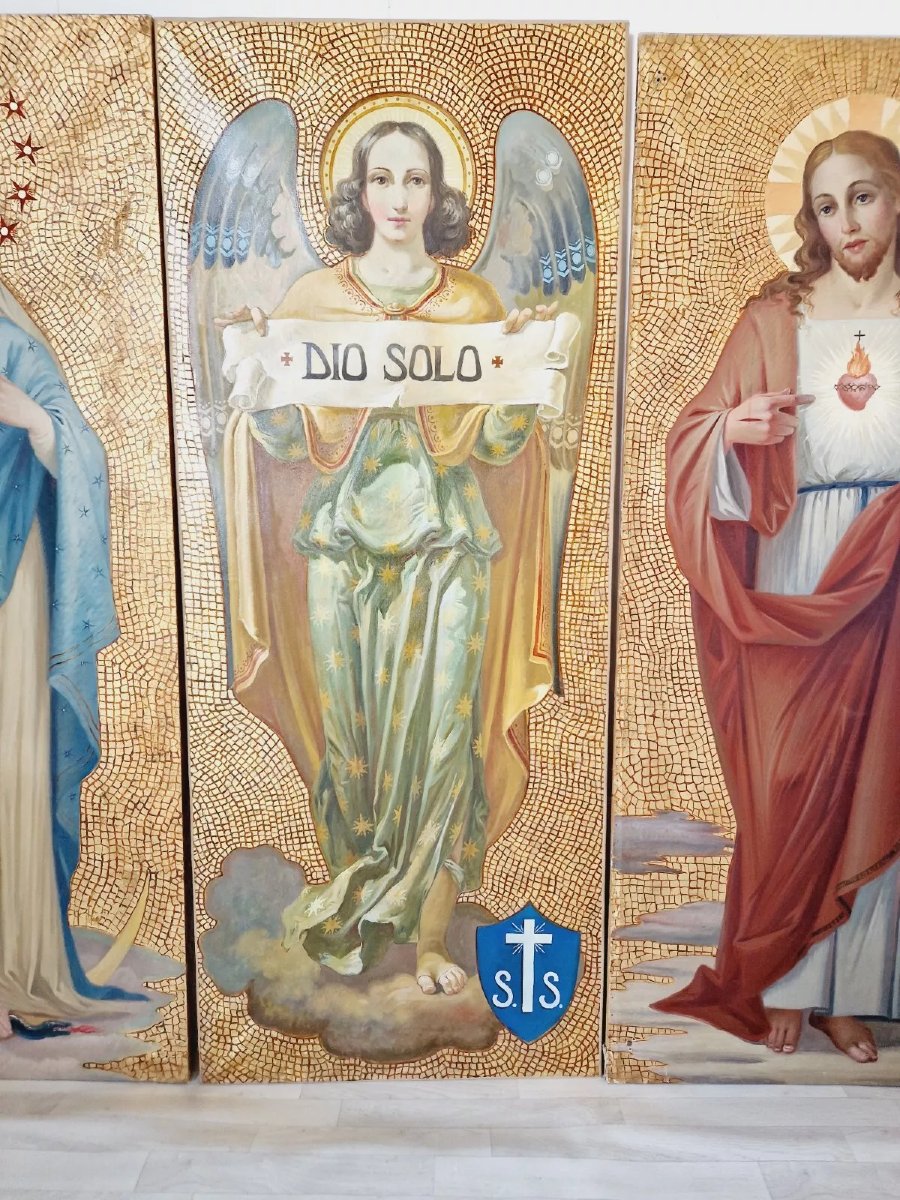 Antique Triptych Of Religious Oil Paintings On A Golden Background-photo-1