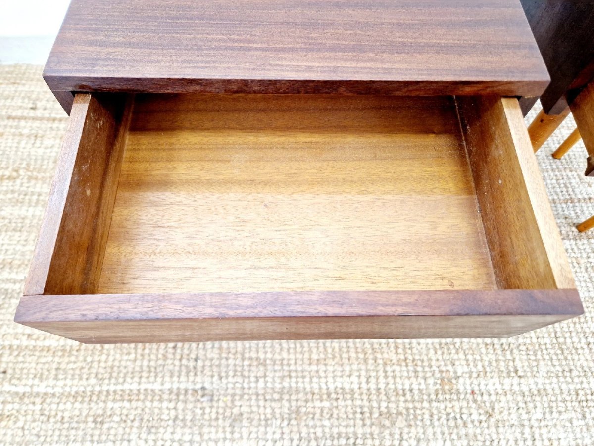 Une paire de tables de chevet Tola du milieu du siècle-photo-4