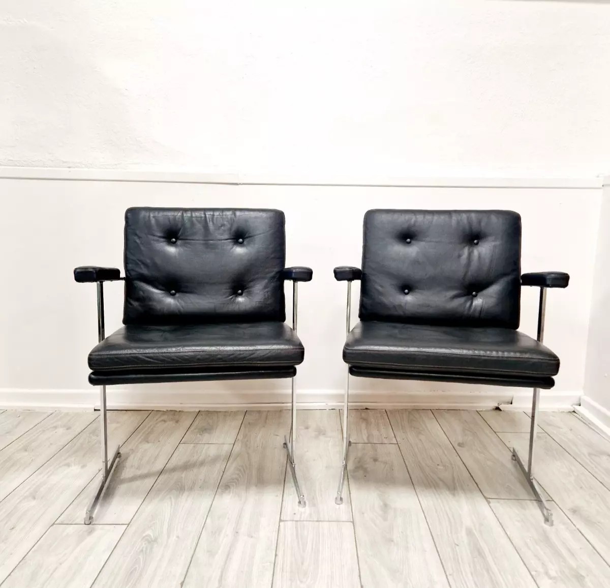 Paire de fauteuils Delphi de Robin Day Hille du milieu du siècle