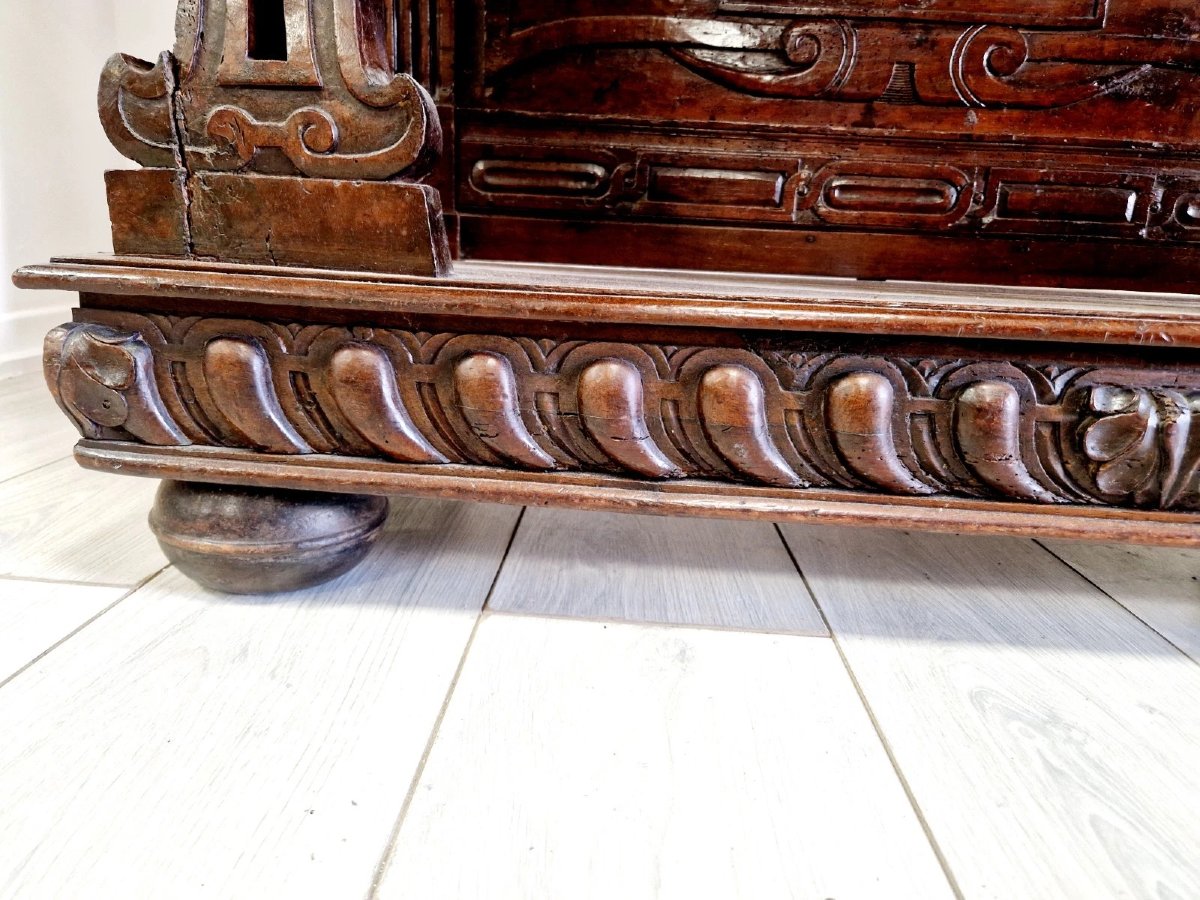 Antique Italian Renaissance Style Wardrobe-photo-5