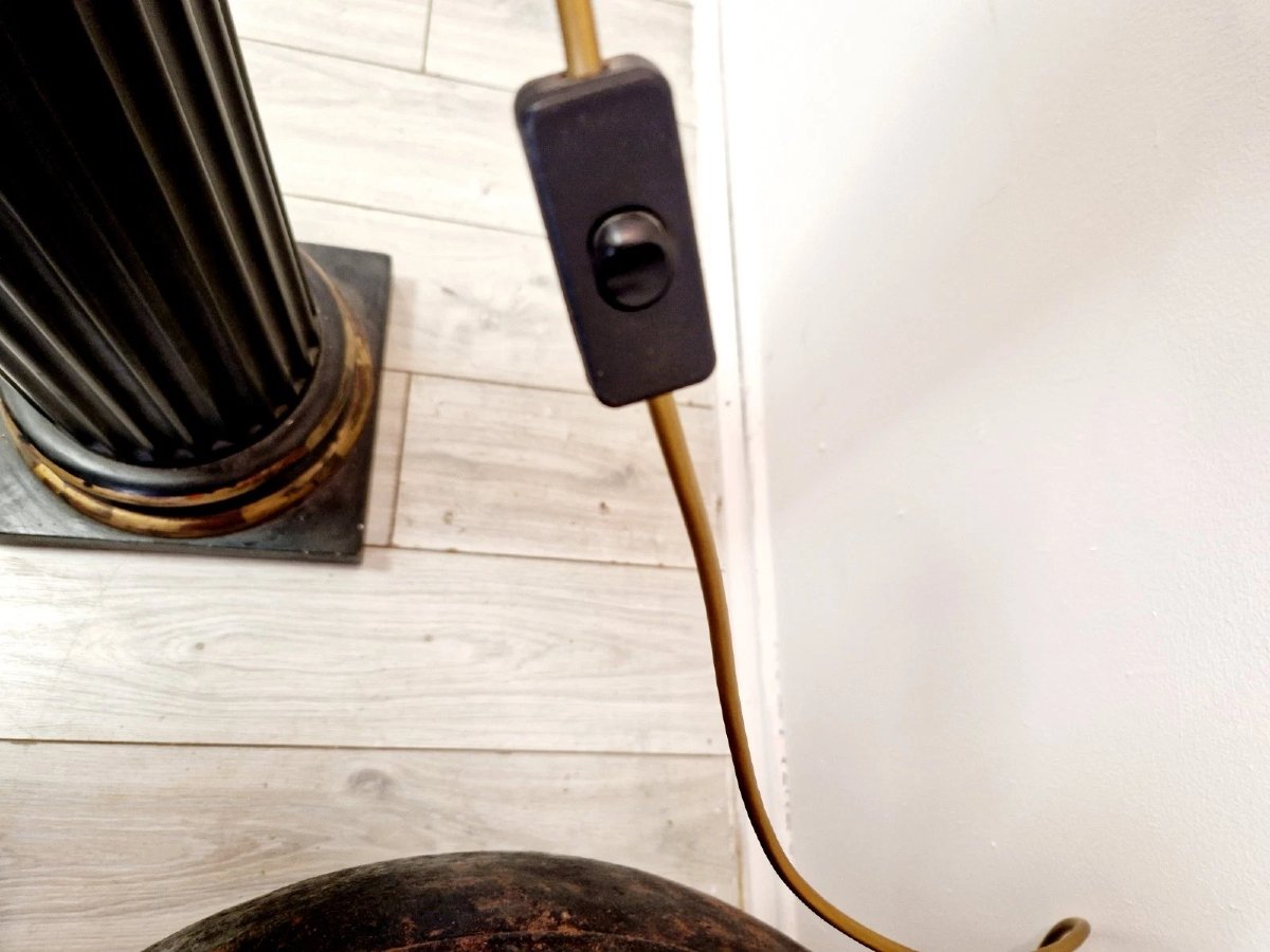 Grand lampadaire français représentant une femme tenant une torche-photo-2