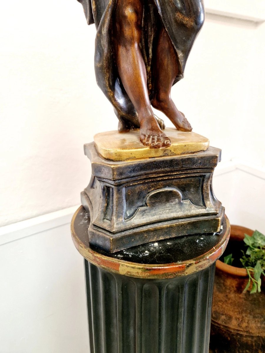 Grand lampadaire français représentant une femme tenant une torche-photo-5