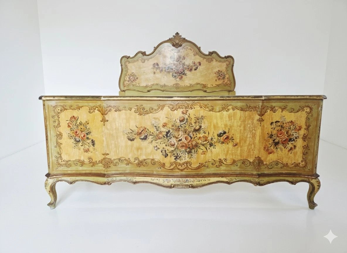 Antique Venetian King Size Bed And Chair-photo-1