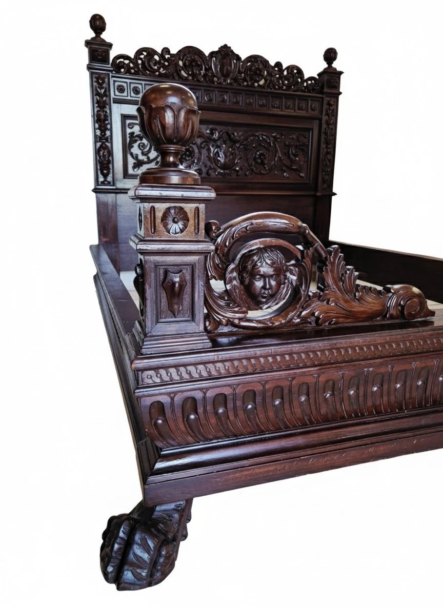 Antique Italian Renaissance-style King-size Bed-photo-6