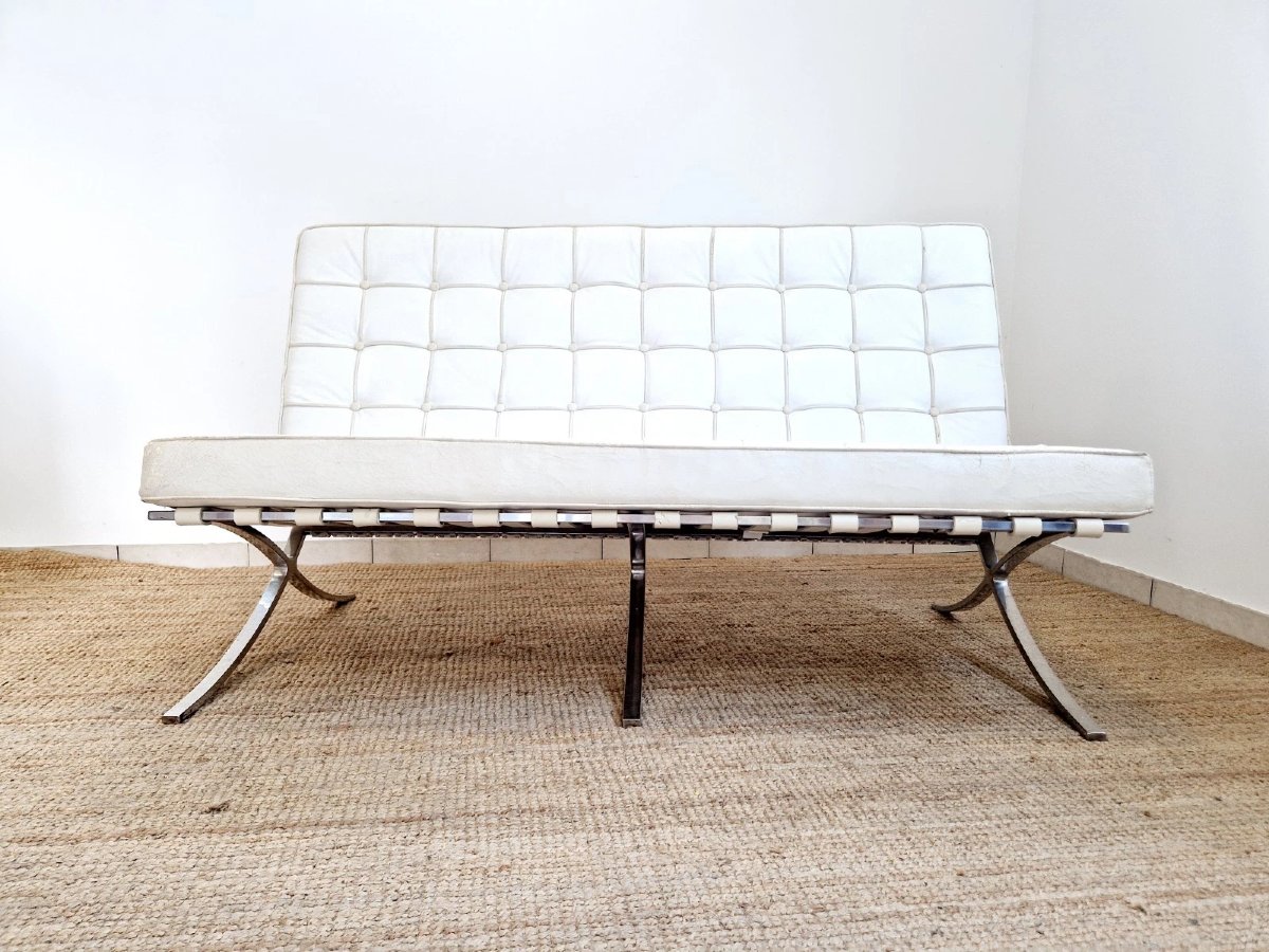 Mid-century Barcelona-style White Sofa-photo-4