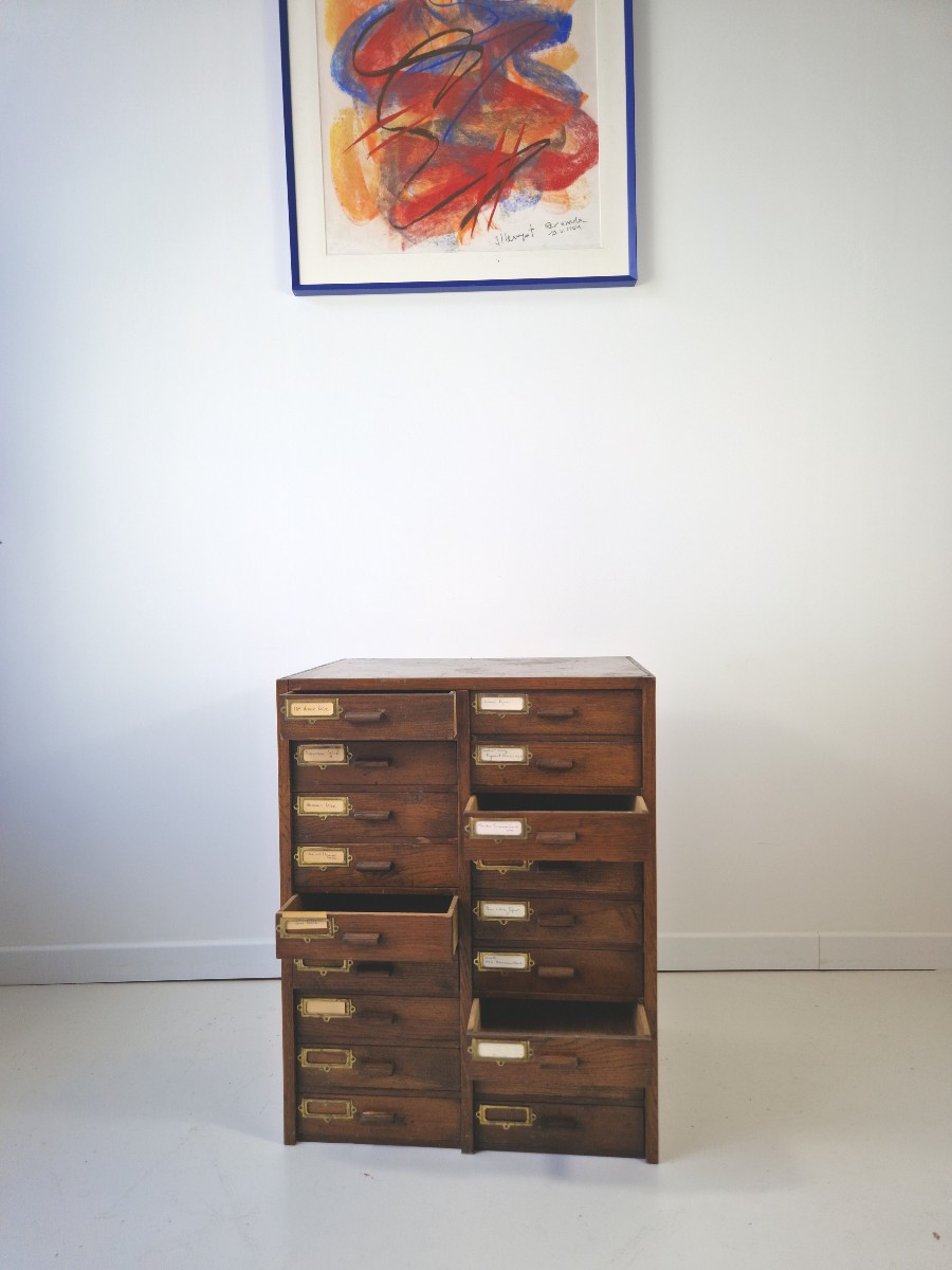 Armoire à dossiers en acajou ancien à 18 tiroirs