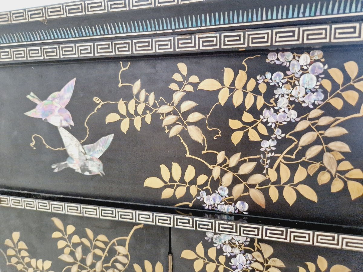 Antique Japanese Lacquered Cabinet From The 19th Century-photo-3