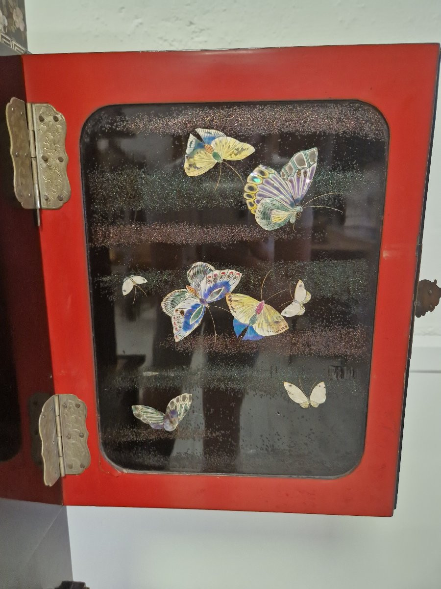 Antique Japanese Lacquered Cabinet From The 19th Century-photo-4
