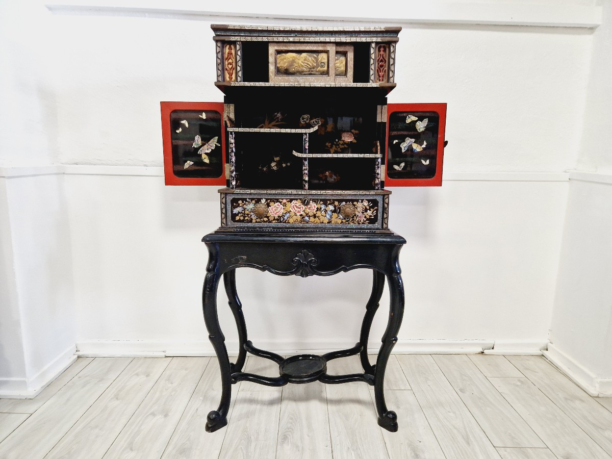 Antique Japanese Lacquered Cabinet From The 19th Century