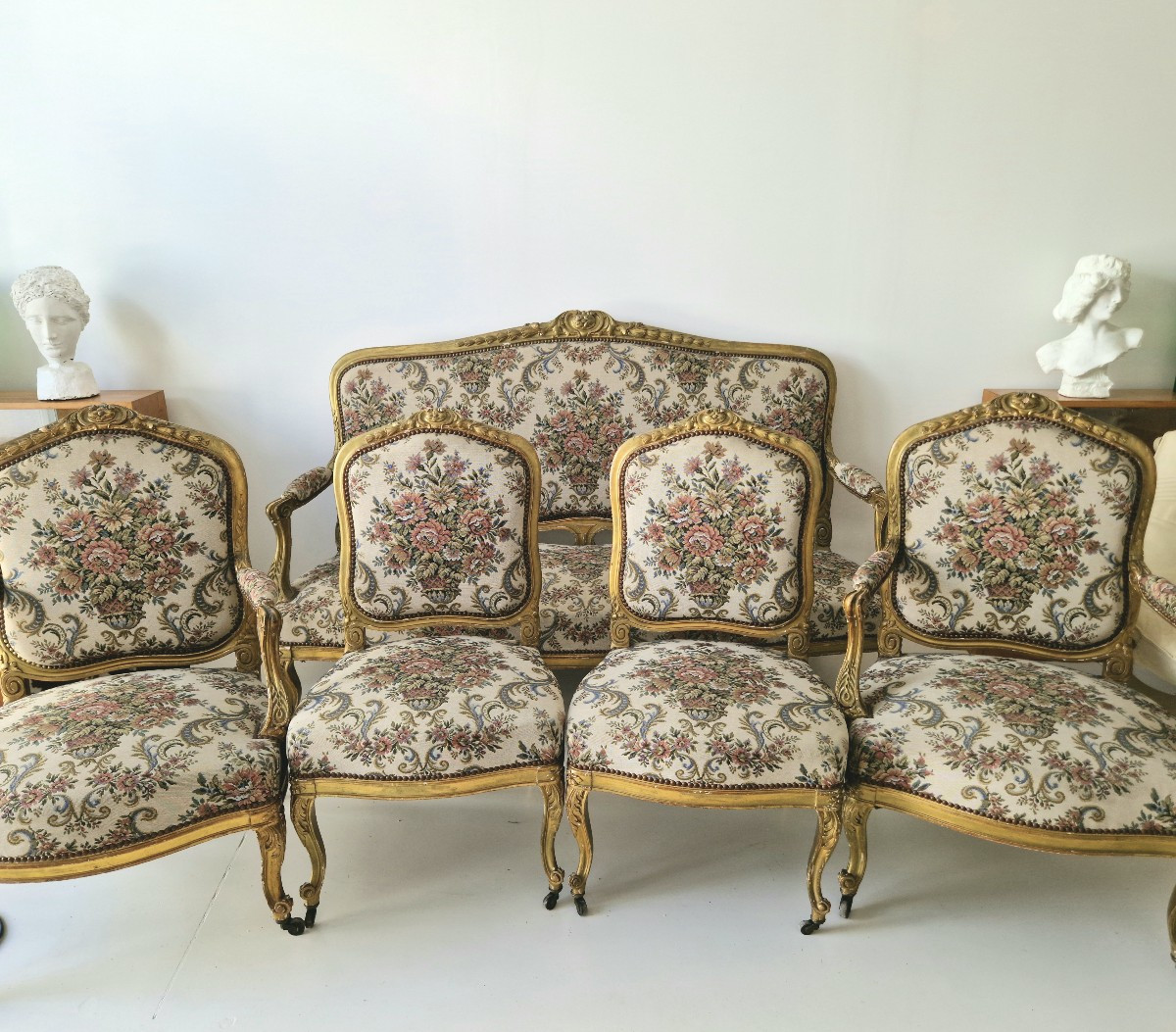 Ensemble de salon 5 pièces composé d'un canapé et de fauteuils français anciens