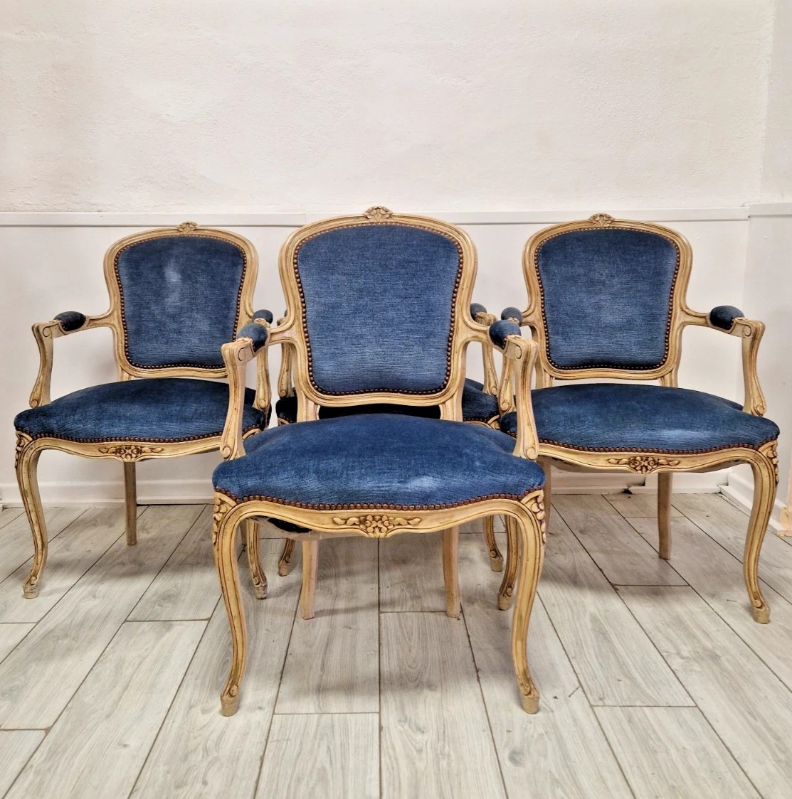 4 chaises de salle à manger françaises anciennes