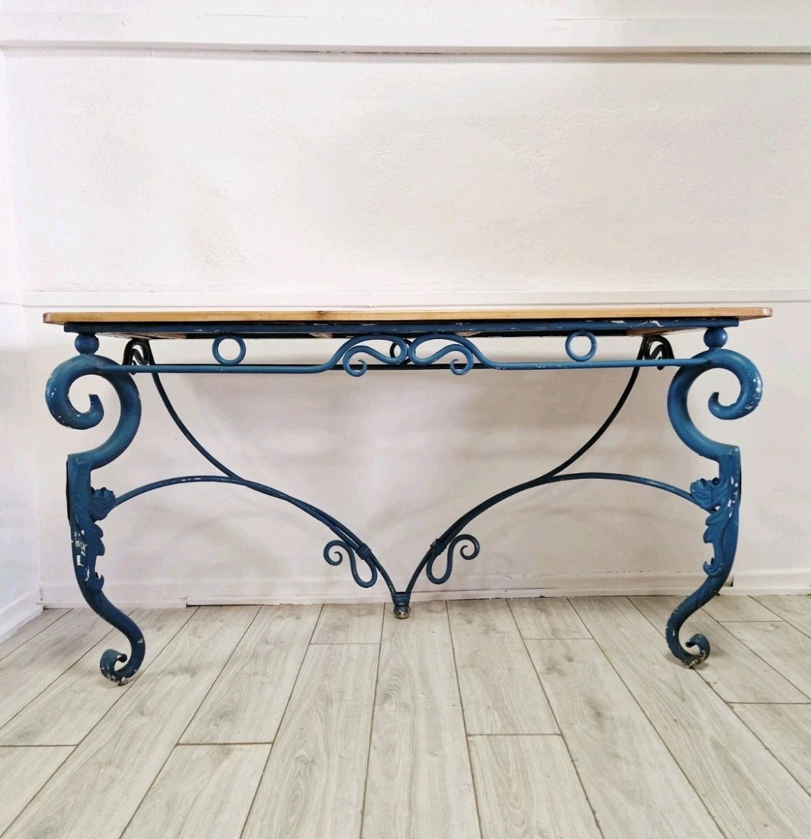 French-style Console Table In Vintage Blue Metal