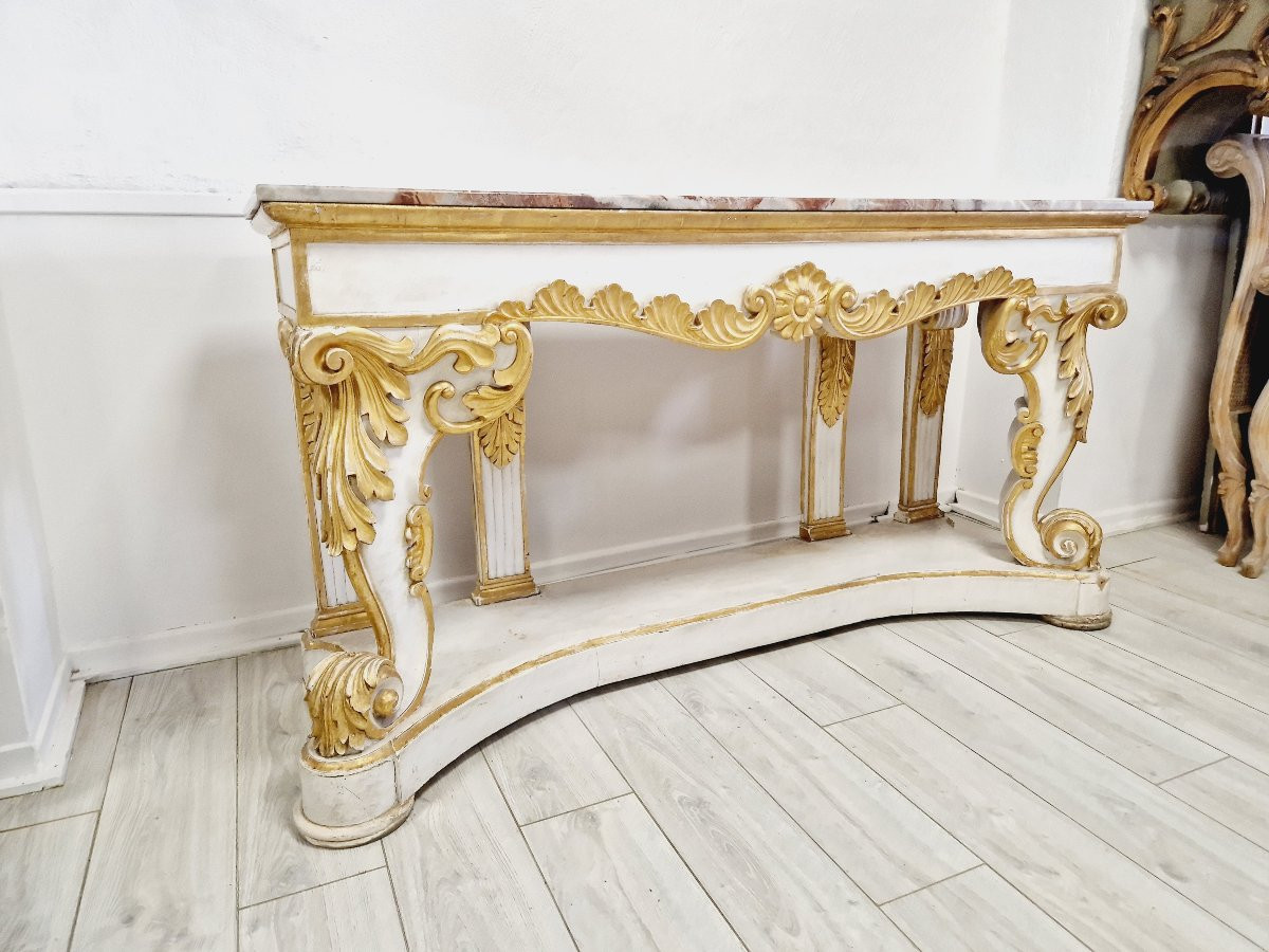 Grande console antique à plateau en marbre, table d'entrée en bois doré, style château.-photo-4