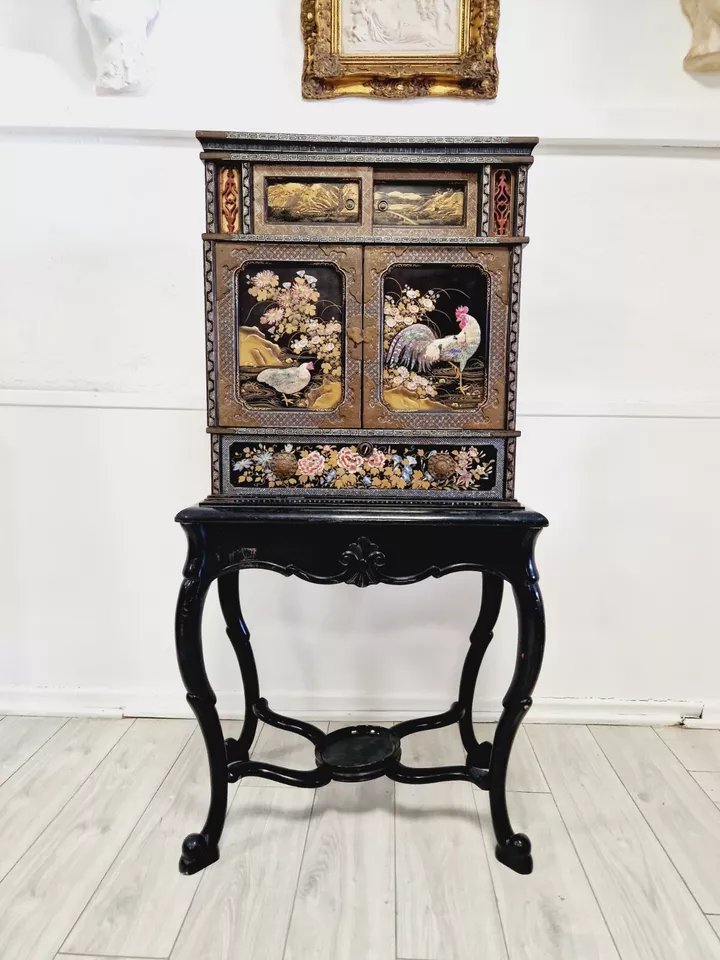 Antique 19th-century Japanese Cabinet, Mother-of-pearl Lacquer, 1850-photo-1