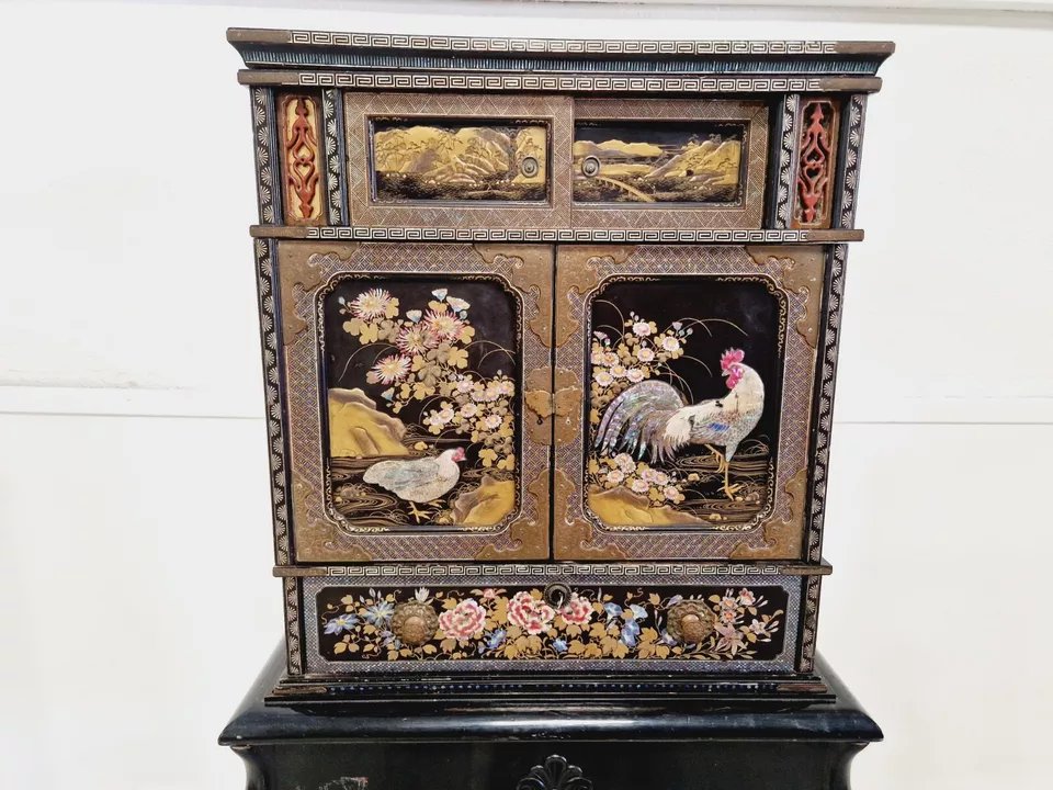 Antique 19th-century Japanese Cabinet, Mother-of-pearl Lacquer, 1850-photo-5