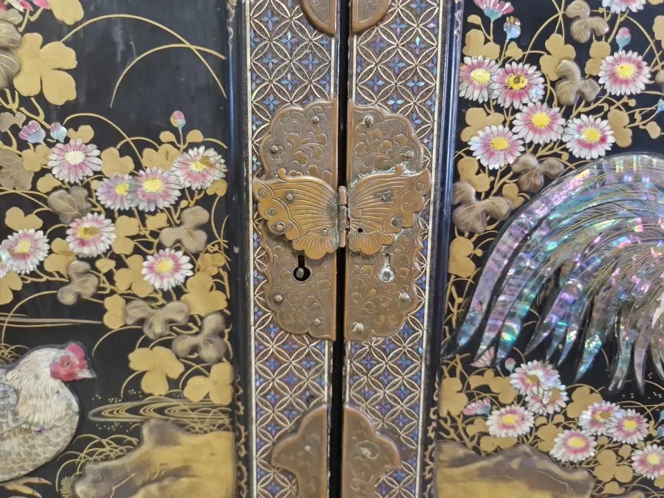 Antique 19th-century Japanese Cabinet, Mother-of-pearl Lacquer, 1850-photo-6