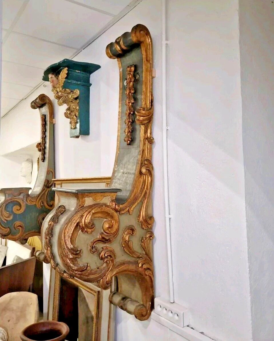 Paire de consoles en bois doré du XVIIIe siècle, étagères anciennes italiennes de style rococo -photo-2