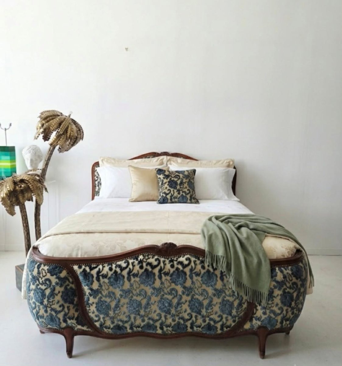 Louis XV-style Demi-corbeille Bed, King Size